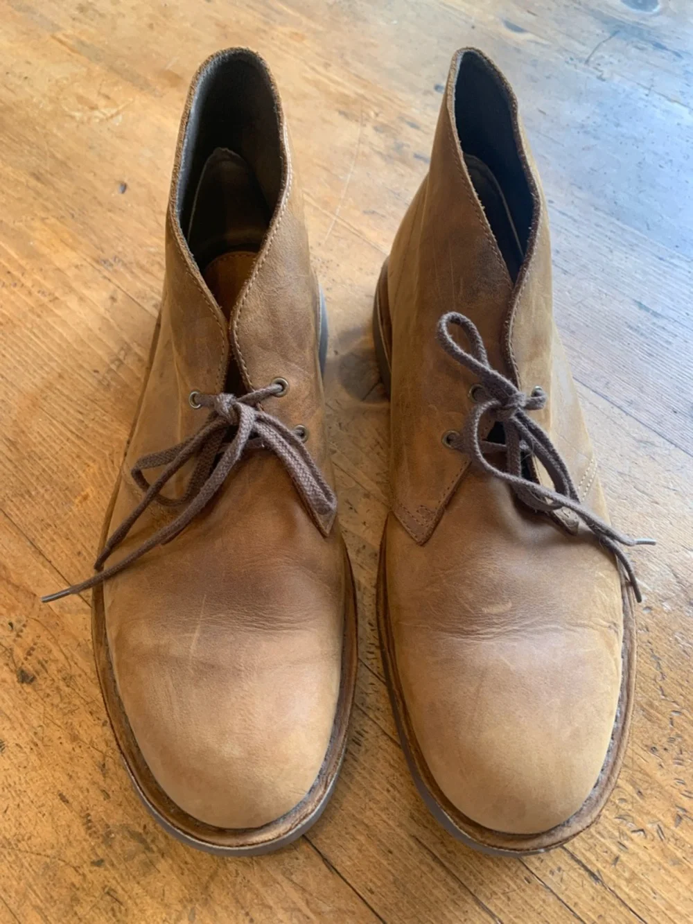 Clarks Men’s Brown Suede Chukka Boots - Classic Lace-Up